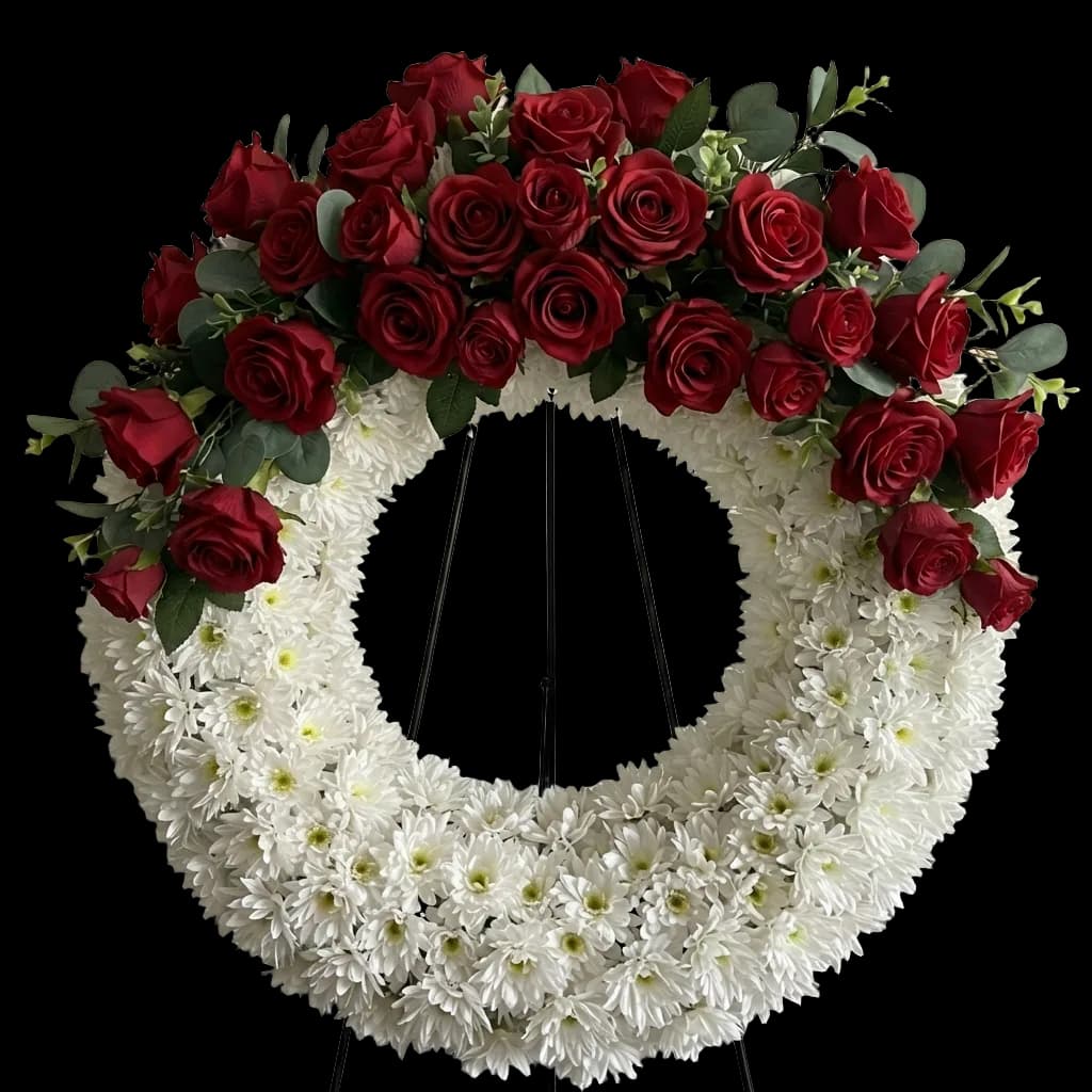 Coroană funerară rotundă cu trandafiri roșii și crizanteme albe